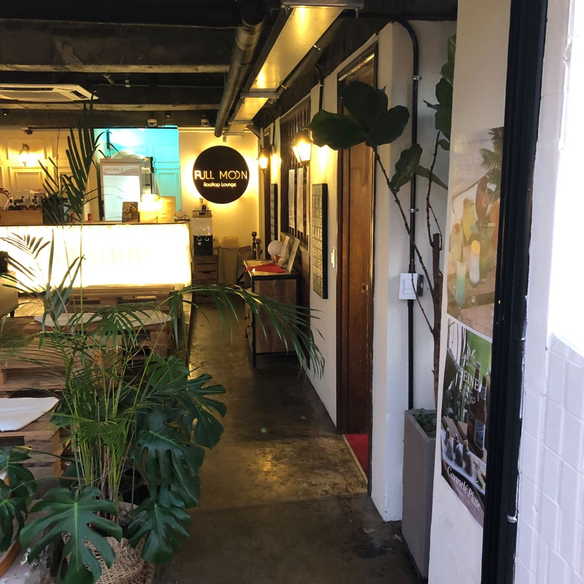 1枚目から3枚目はイクセンドン(익선동)というところ。ソウルから地下鉄に乗...