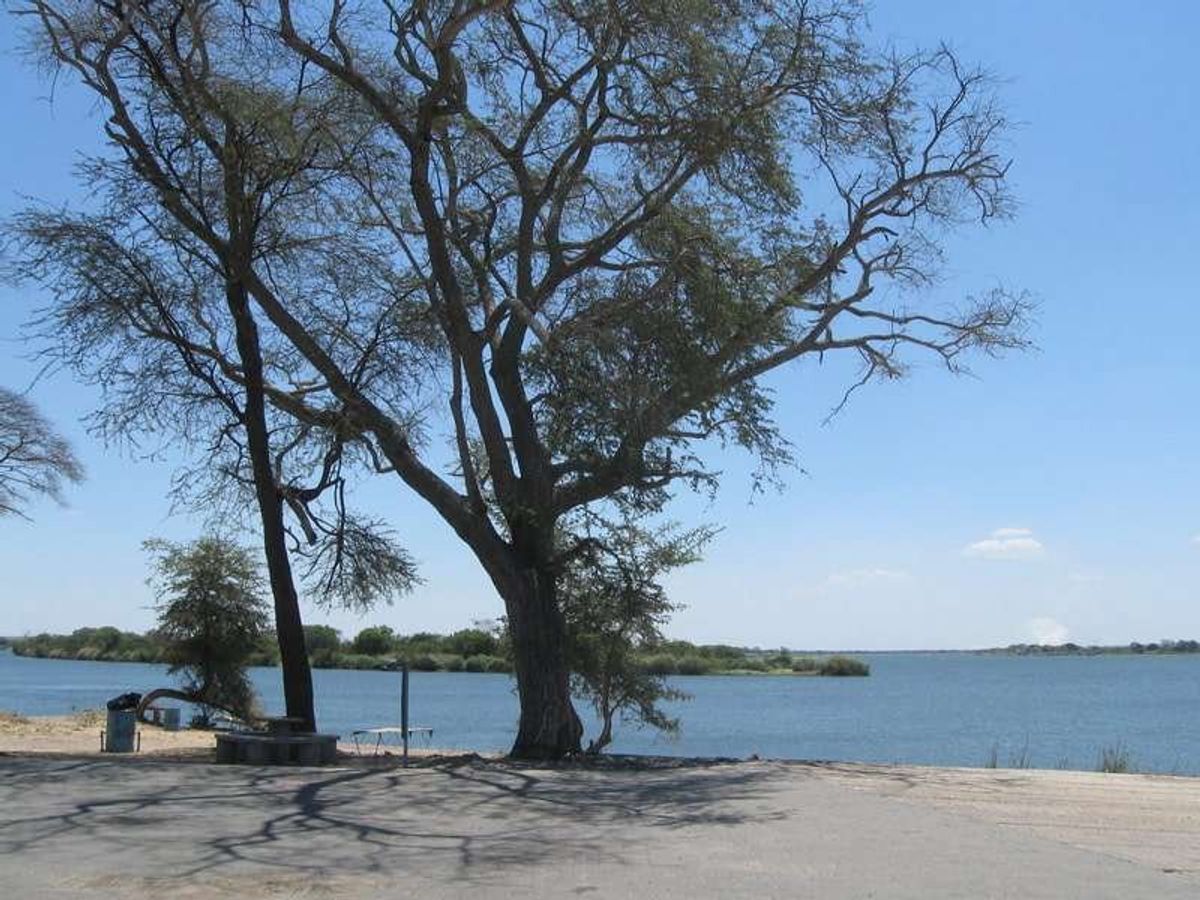 ザンビアから船で入国しました。

