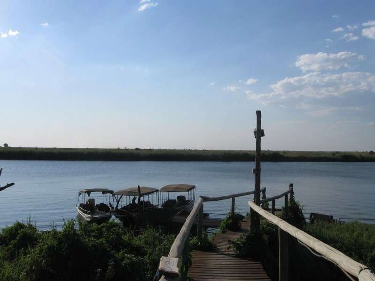 ザンビアから船で入国しました。

