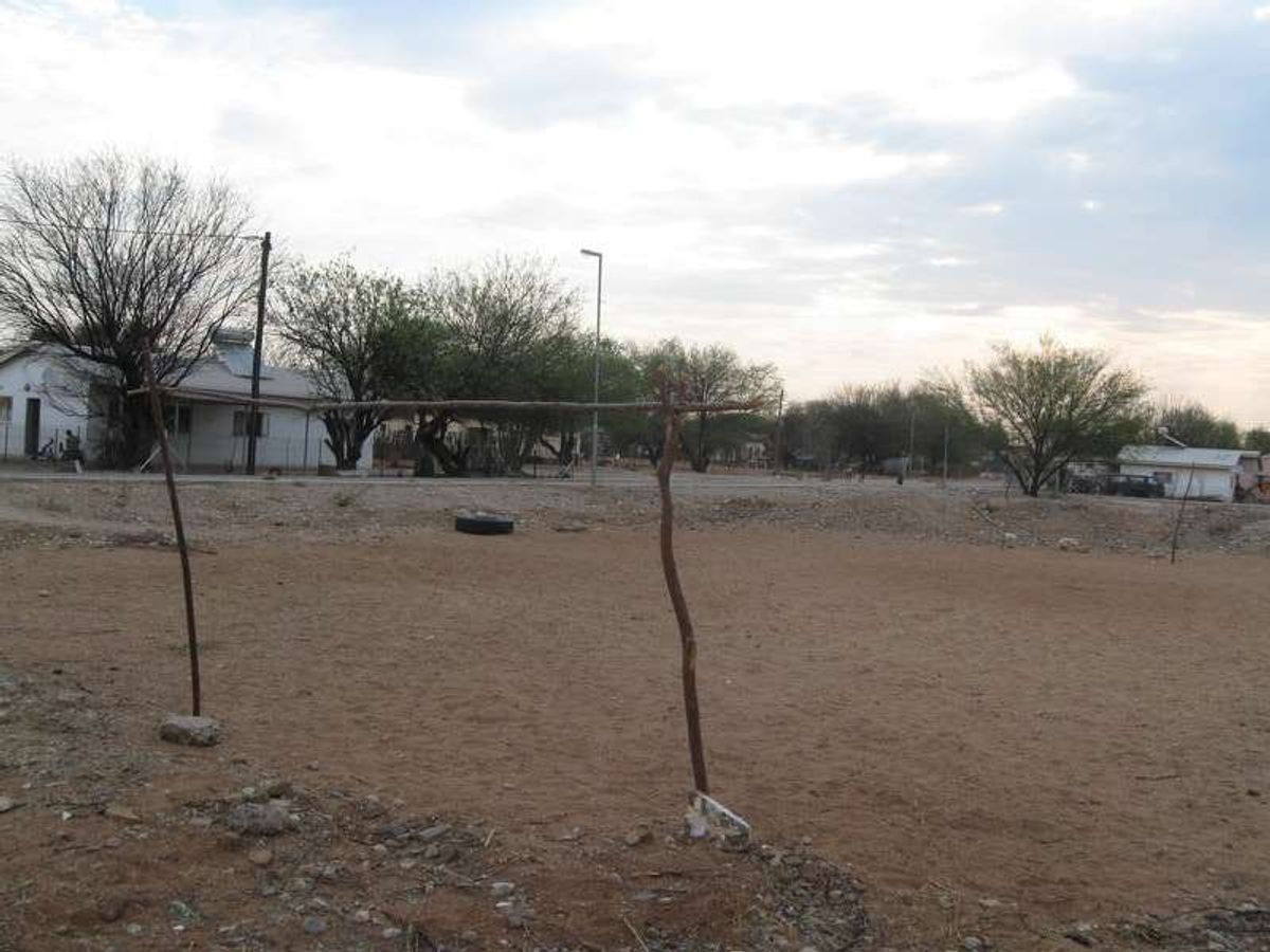 Ghanziの町。ここで行きたい方面への交通機関がなくなってしまいました。