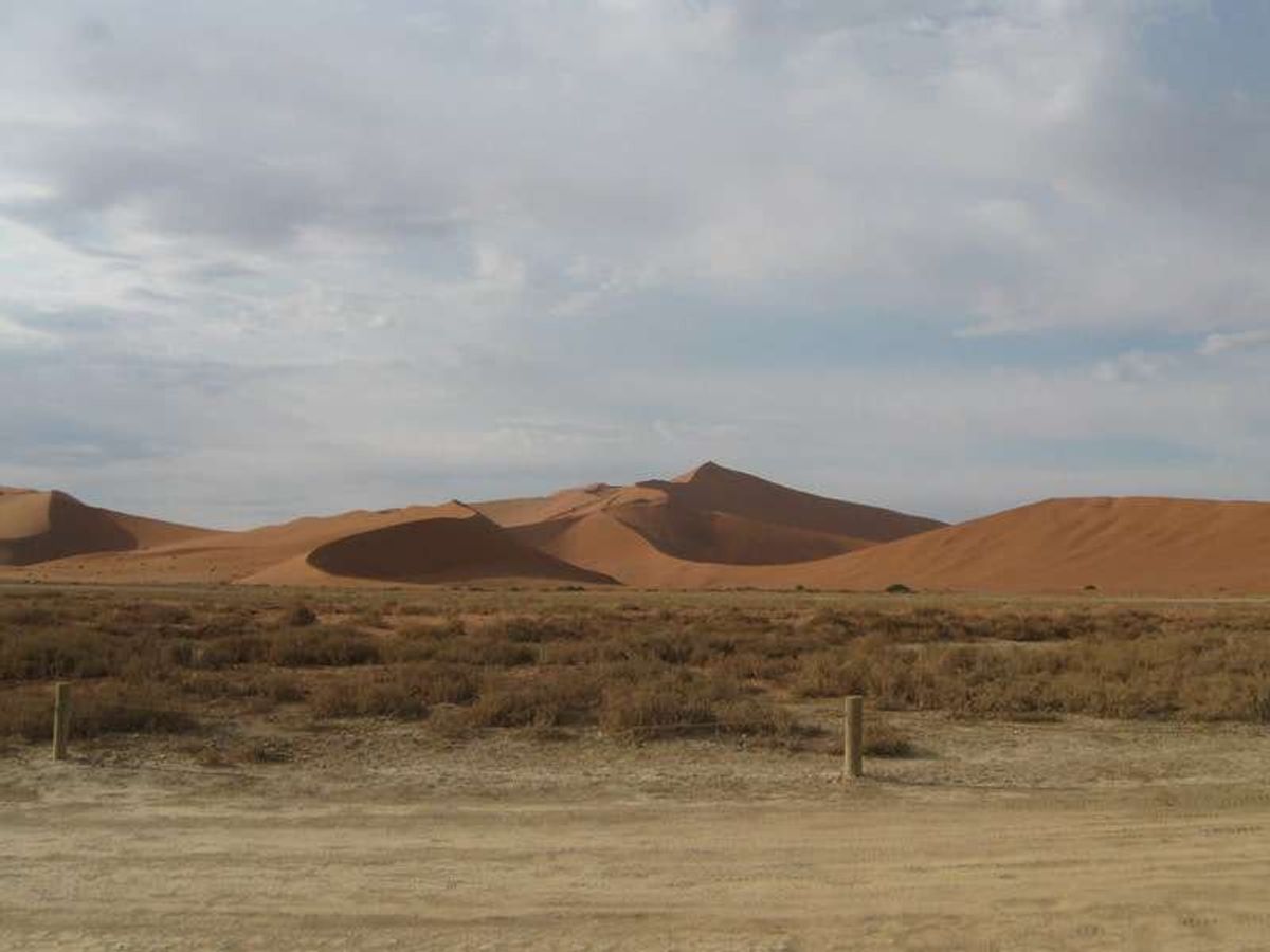 朝5時に起床、ナミブ砂漠へ向かう