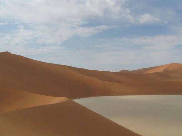 ナミビア・ナミブ砂漠「2013年 ナミビア　世界遺産ナミブ砂漠と都会の首都ウイントフーク」の写真：登ること約2時間