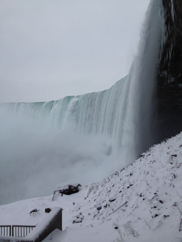 カナダ・イエローナイフ、ナイアガラ「カナダ、オーロラとナイアガラの滝」の写真：ナイアガラの滝、迫力がすごかったです！