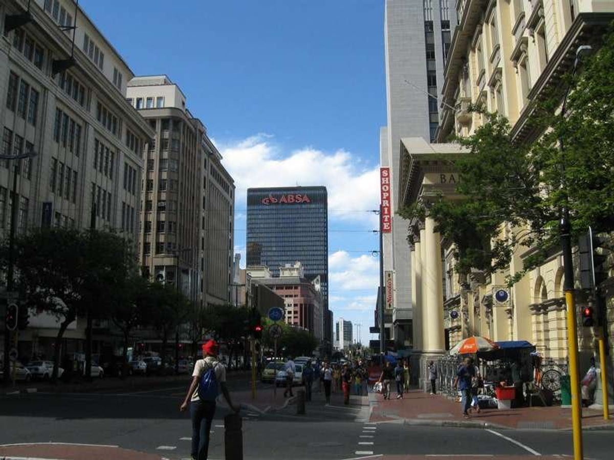 ナミビアからのバスはケープタウン鉄道駅の横のバスターミナルに到着。