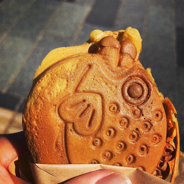 日本・島根県　出雲大社「出雲大社」の写真：おふく焼きと蕎麦ソフト