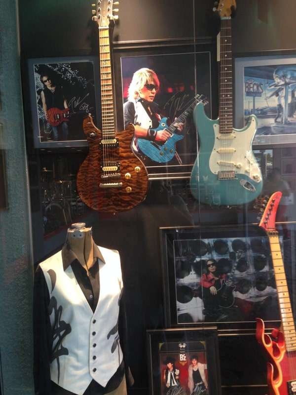 ギターセンター
B'zが殿堂入りしてます。

