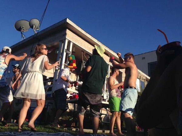 アメリカ(米国)・カリフォルニア「2014年 L.A. Santa Monica でCouchsurfing」の写真：Couch Surfing のパーティー