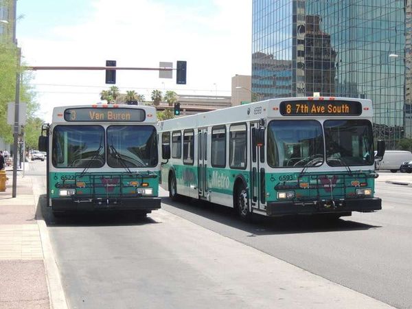 アメリカ(米国)・アリゾナ「2014年 アリゾナ州　Route66など Arizona Flagstaff」の写真：BusはLite Railと共に1 da...