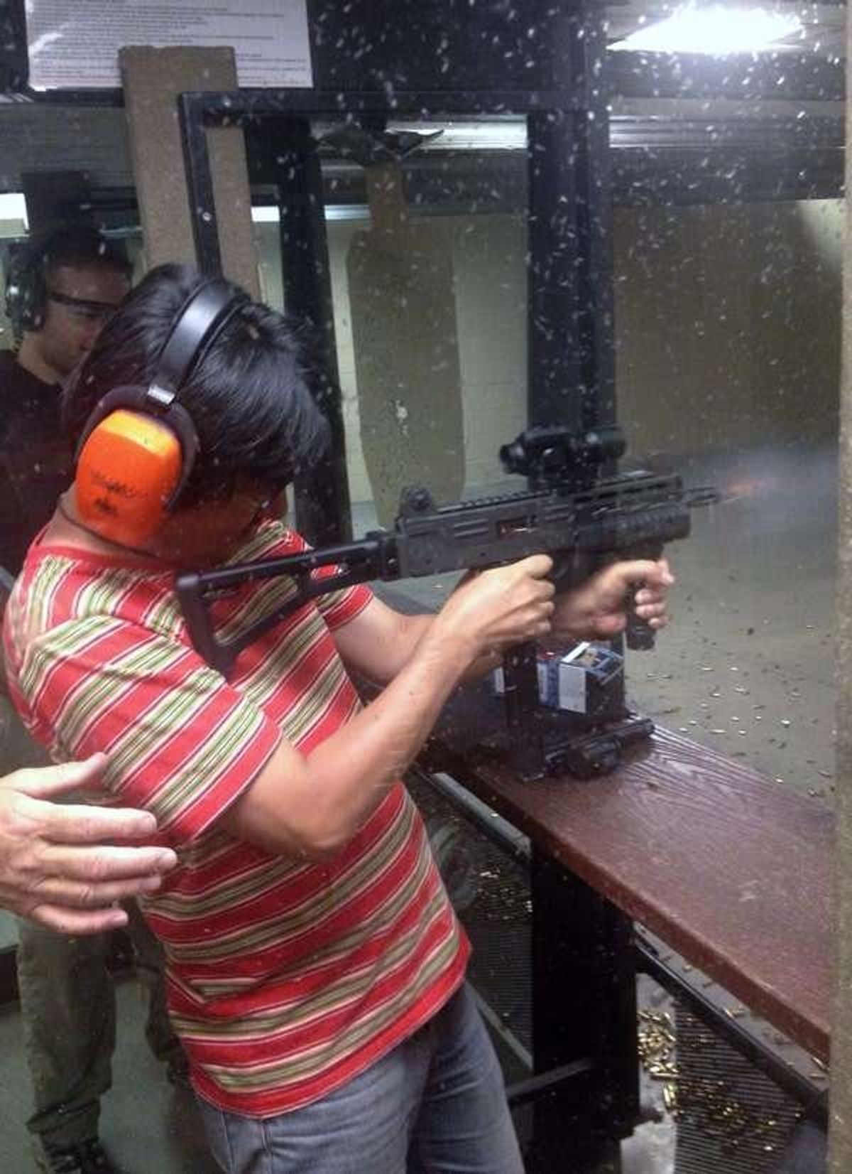 iPhoneより安い。
家電量販店のように拳銃が売られてます。