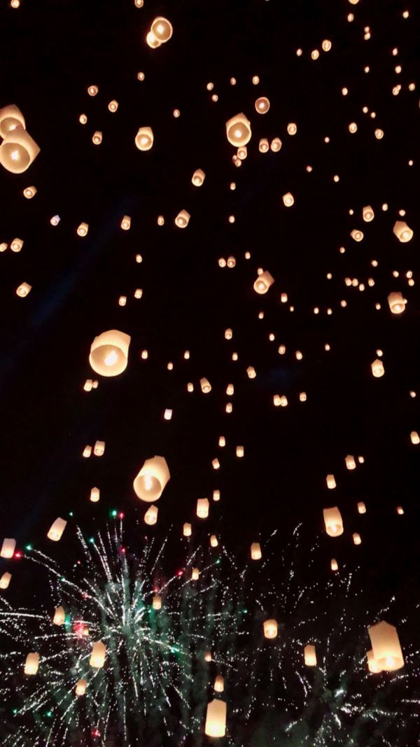 タイ・チェンマイ「チェンマイ」の写真：コムローイ祭