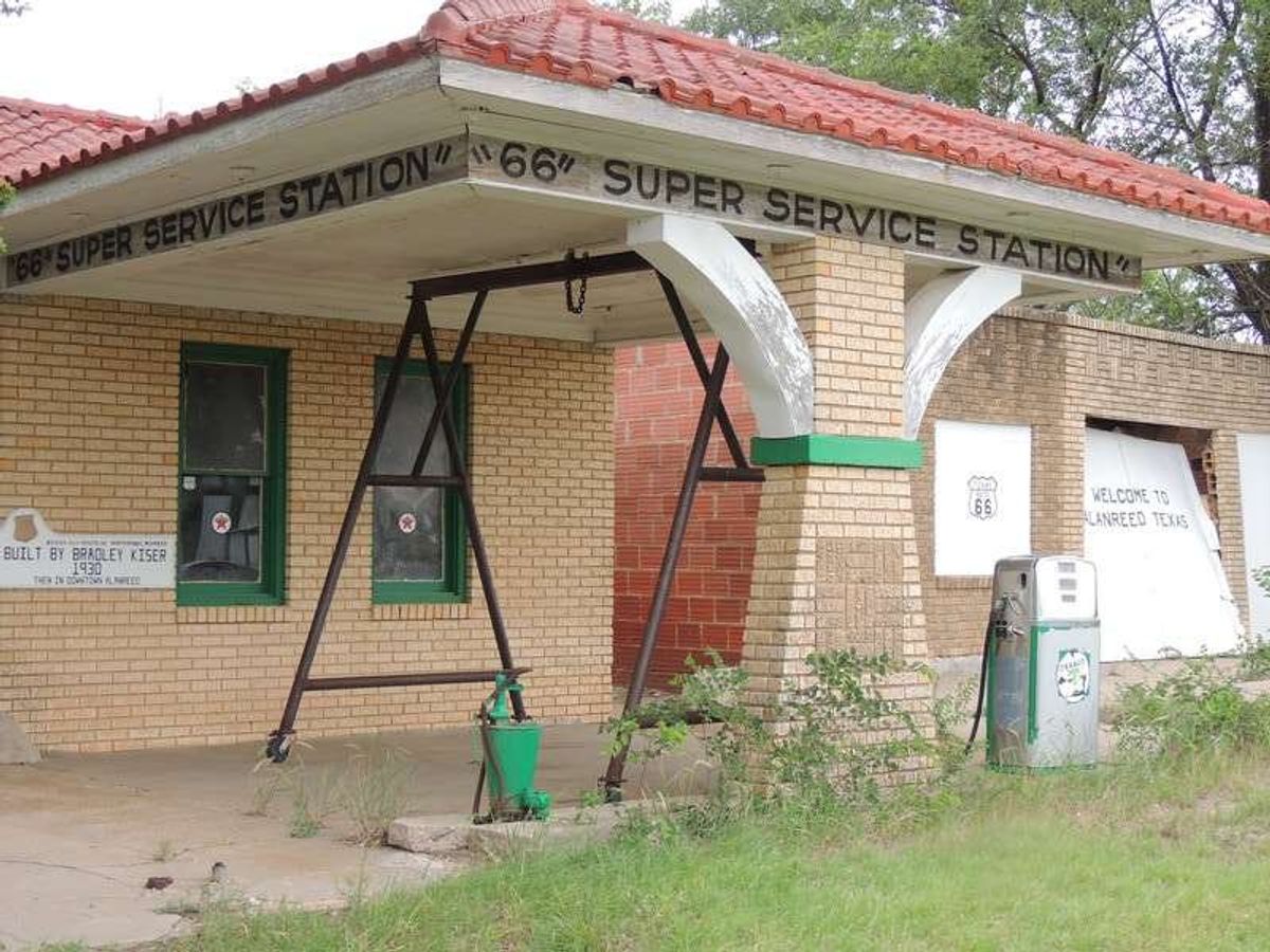 "66" SUPER SERVICE STATION