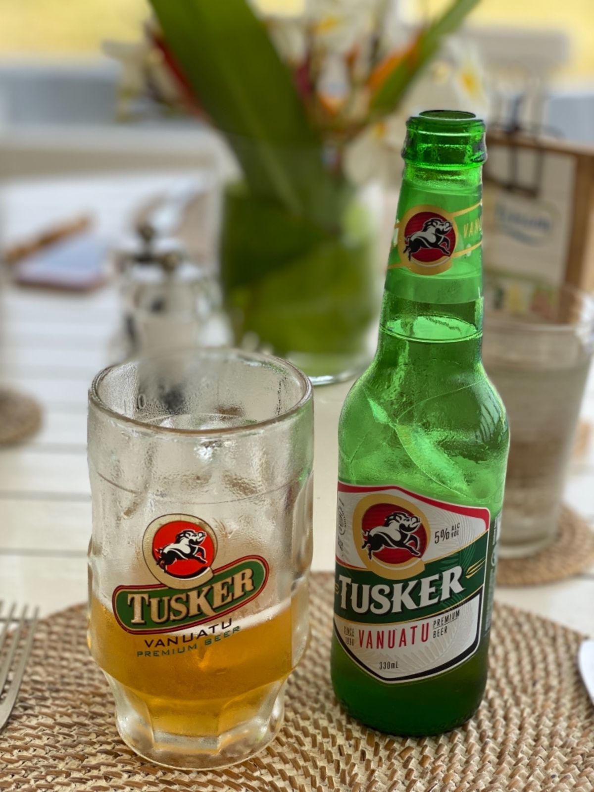 タマヌオンザビーチ
バヌアツの食事は美味しいものの、メニュー数は少ない…😭...