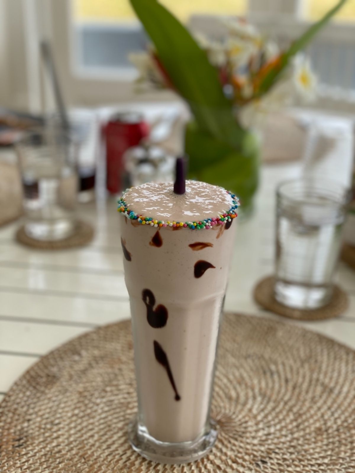 タマヌオンザビーチ
バヌアツの食事は美味しいものの、メニュー数は少ない…😭...