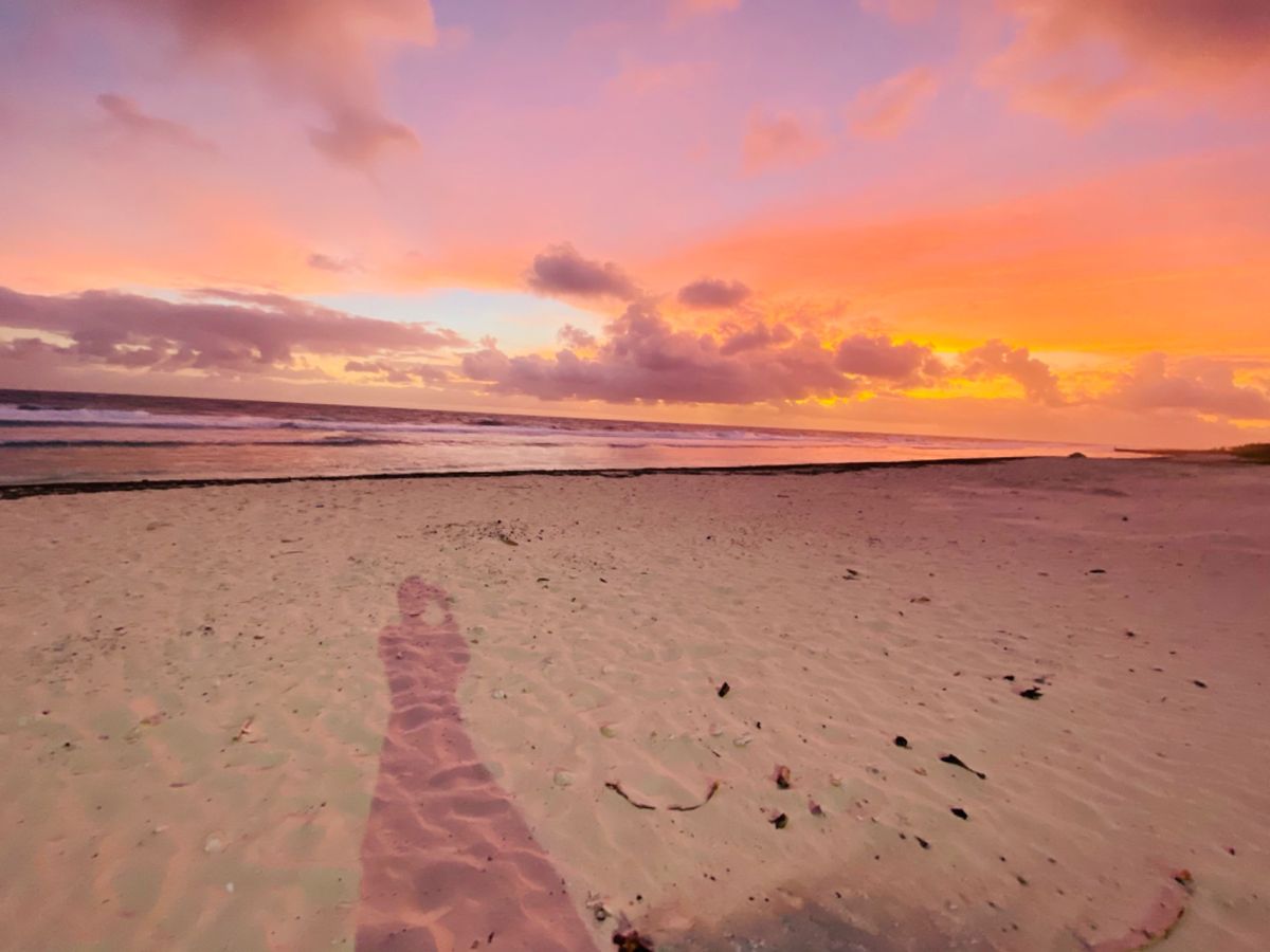 タマヌオンザビーチ
コテージの目の前のプライベートビーチでサンセット！
一...
