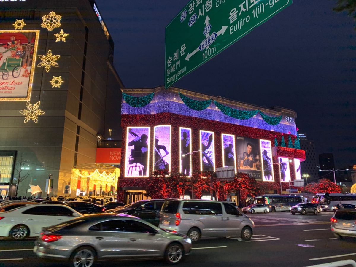 クリスマス時期だから味わえる景色
寒いけど外に出たくなります😊