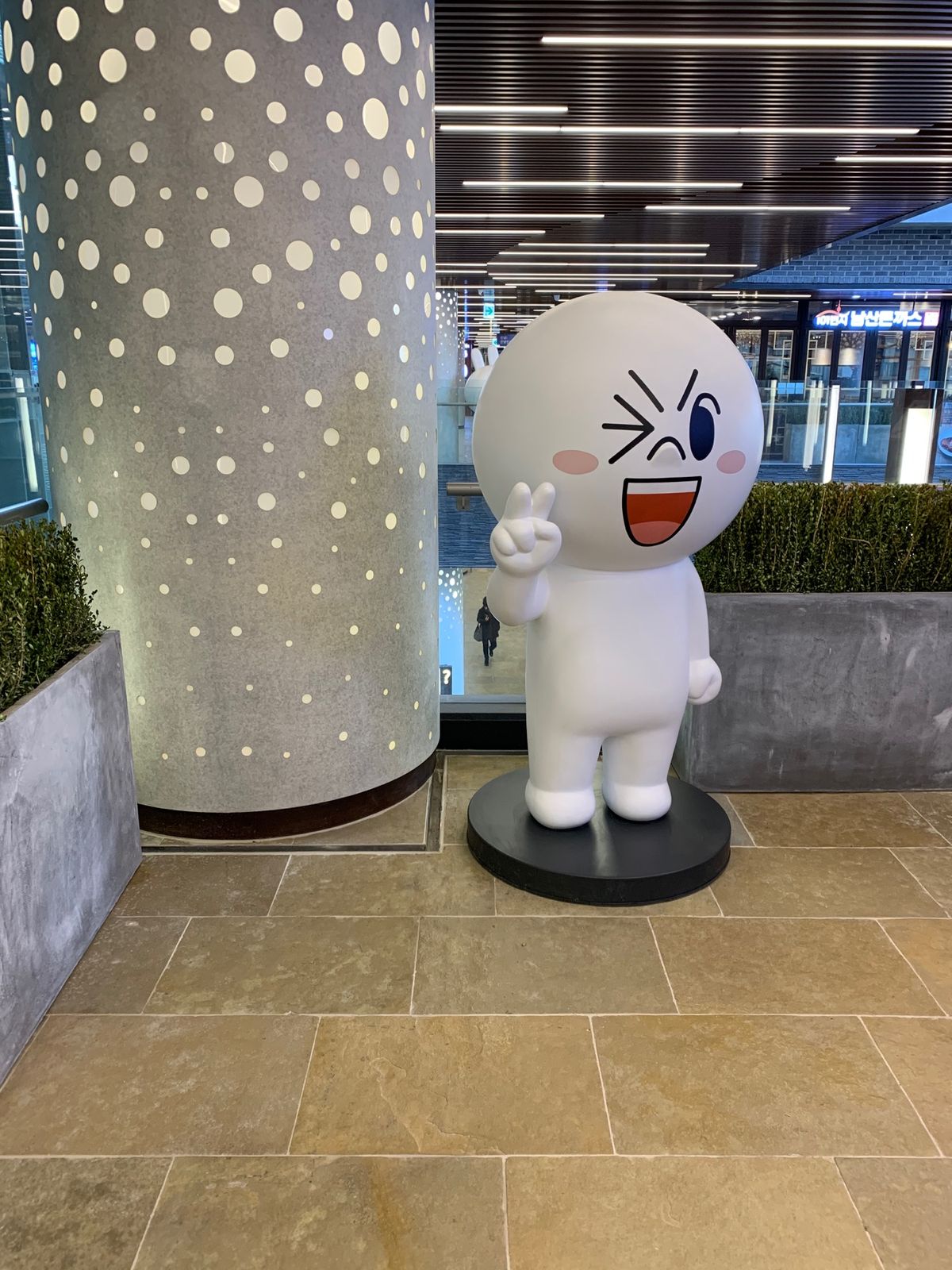 仁寺洞の新しいショッピングスポット。
LINEの仲間たちがあちこちでスタン...