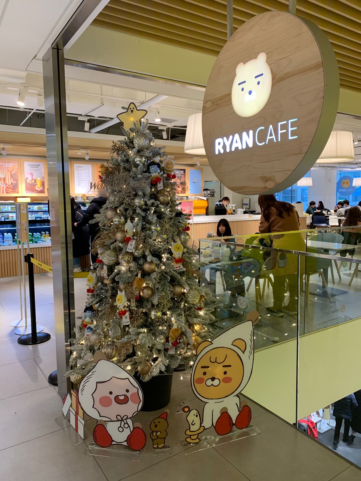 今、日本でもLINEフレンズよりカカオフレンズの方が人気らしい。
韓国でも...