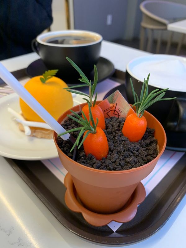 大韓民国 (韓国)・ソウル「今年2度目のソウル」の写真：SNS用に作られたようなケーキ🍰
食べる...