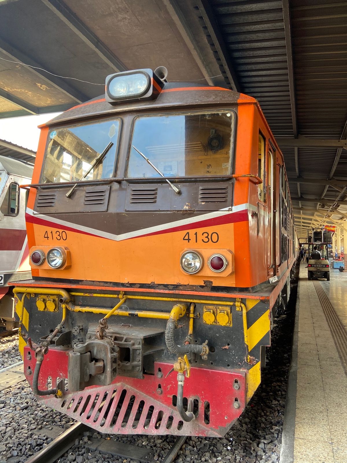 まずは、マレーシア国境の街パダンペザールまで深夜特急で向かいます‼︎
到着...