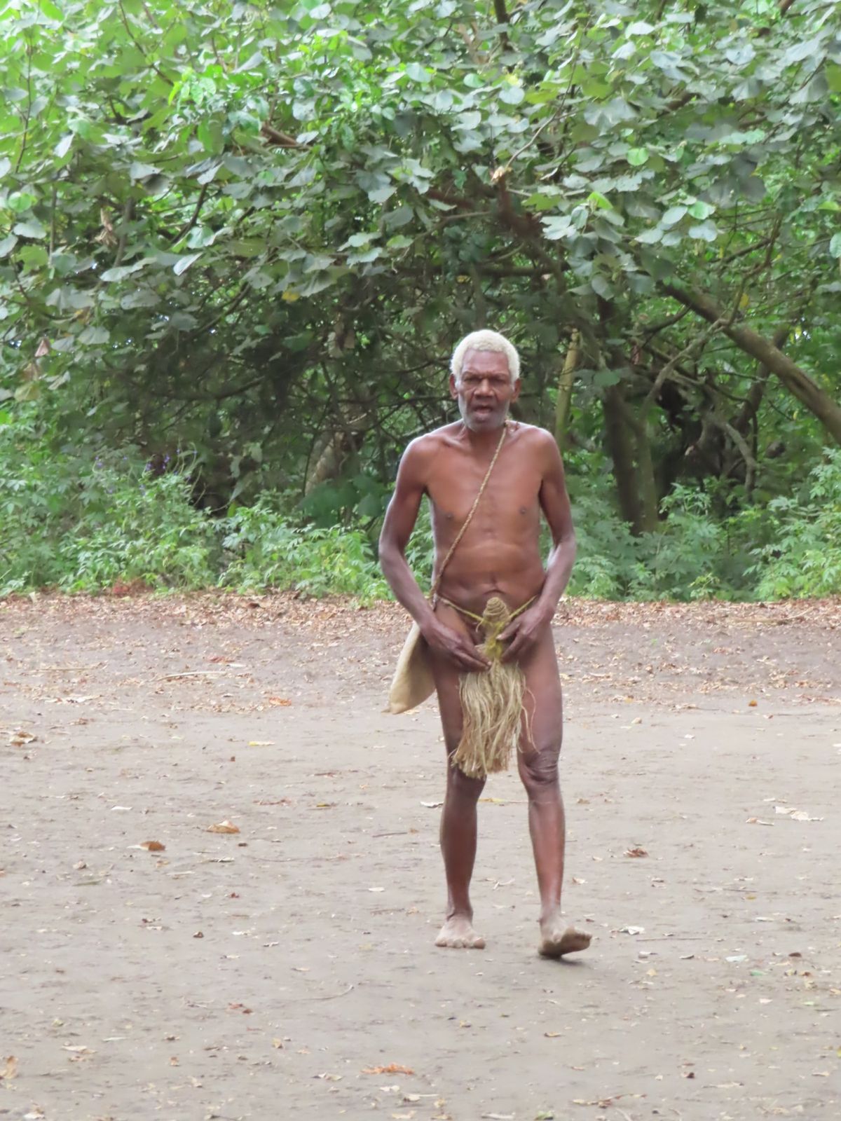 カスタムヴィレッジ

やっぱり何度見ても脚がめっちゃ長いトムさん

村の訪...