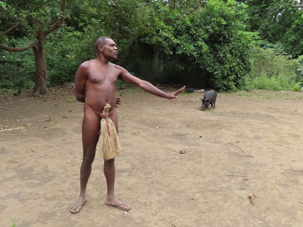 バヌアツ・タンナ島「バヌアツ大自然の旅」の写真：ここで色々と村について教えてくれた
5世...