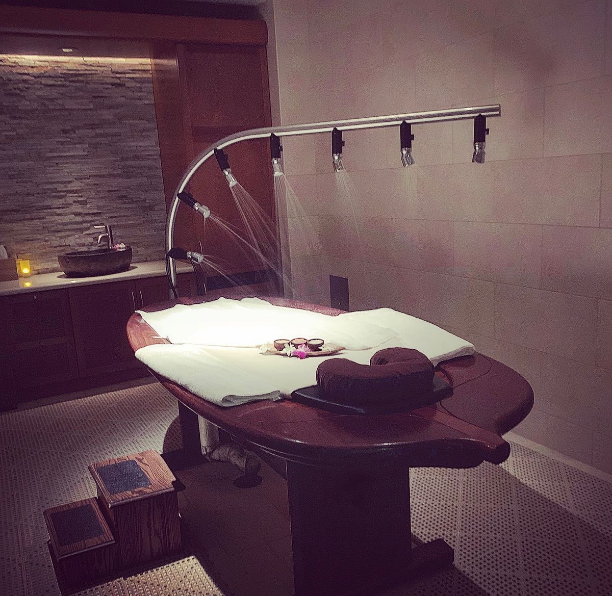 フォーシーズンズへcheck in前にお隣のアウラニディズニーのスパで過ご...