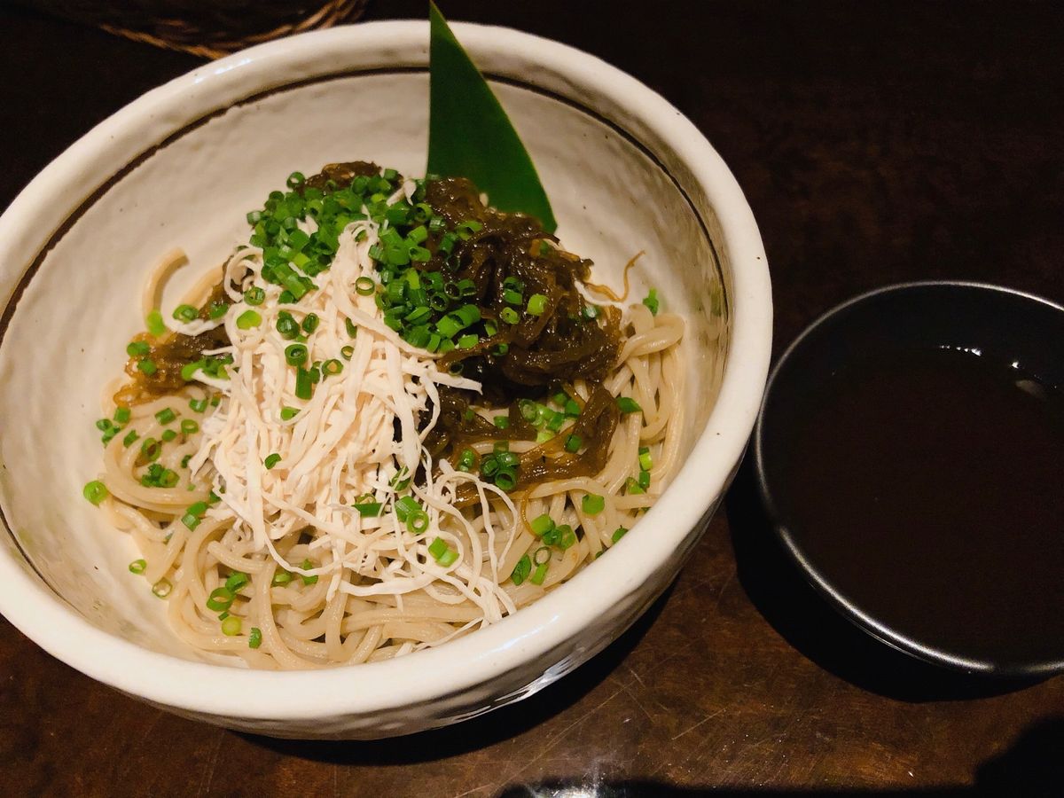 永遠とホテル内で過ごしてました〜。夕食はルームサービス。朝食のゆし豆腐がゆ...