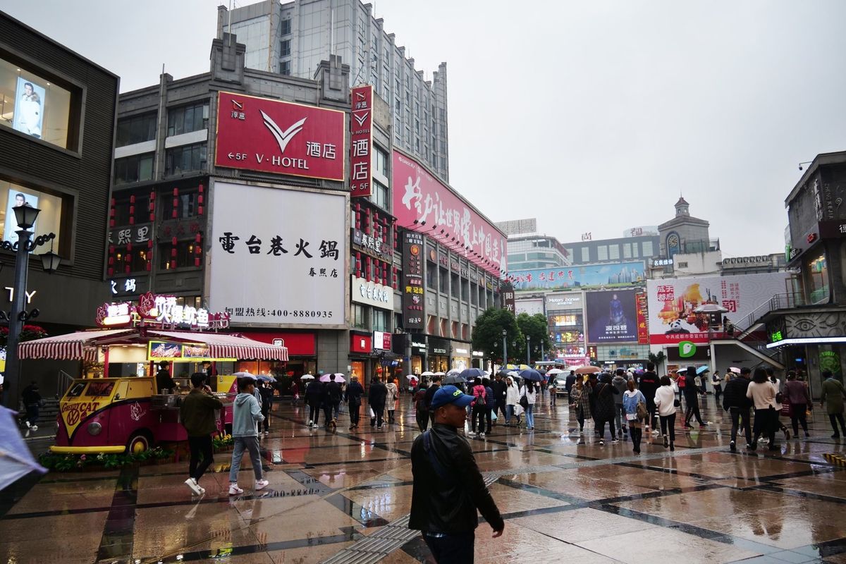 四川省の成都の街。
繁華街と観光地は明確に分かれているので、歩きやすい。
...
