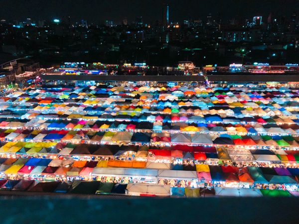 タイ・バンコク「タイ」の写真：@Night market
