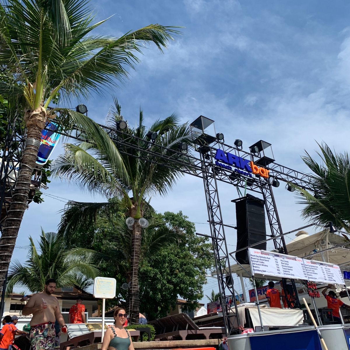 2018-2019の年越しカウントダウンはサムイ島へ。ホテル型ナイトクラブ...