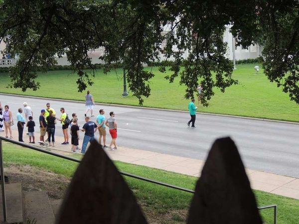 アメリカ(米国)・ダラス「2014年 Dallas　JFK大統領暗殺現場」の写真：真犯人はオズワルドとは反対側のここから撃...