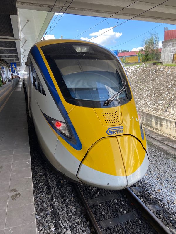 シンガポール・タイ、マレーシア、シンガポール「沢木耕太郎さんに憧れて」の写真：一気に最新の車両にw
ここからは電車でク...