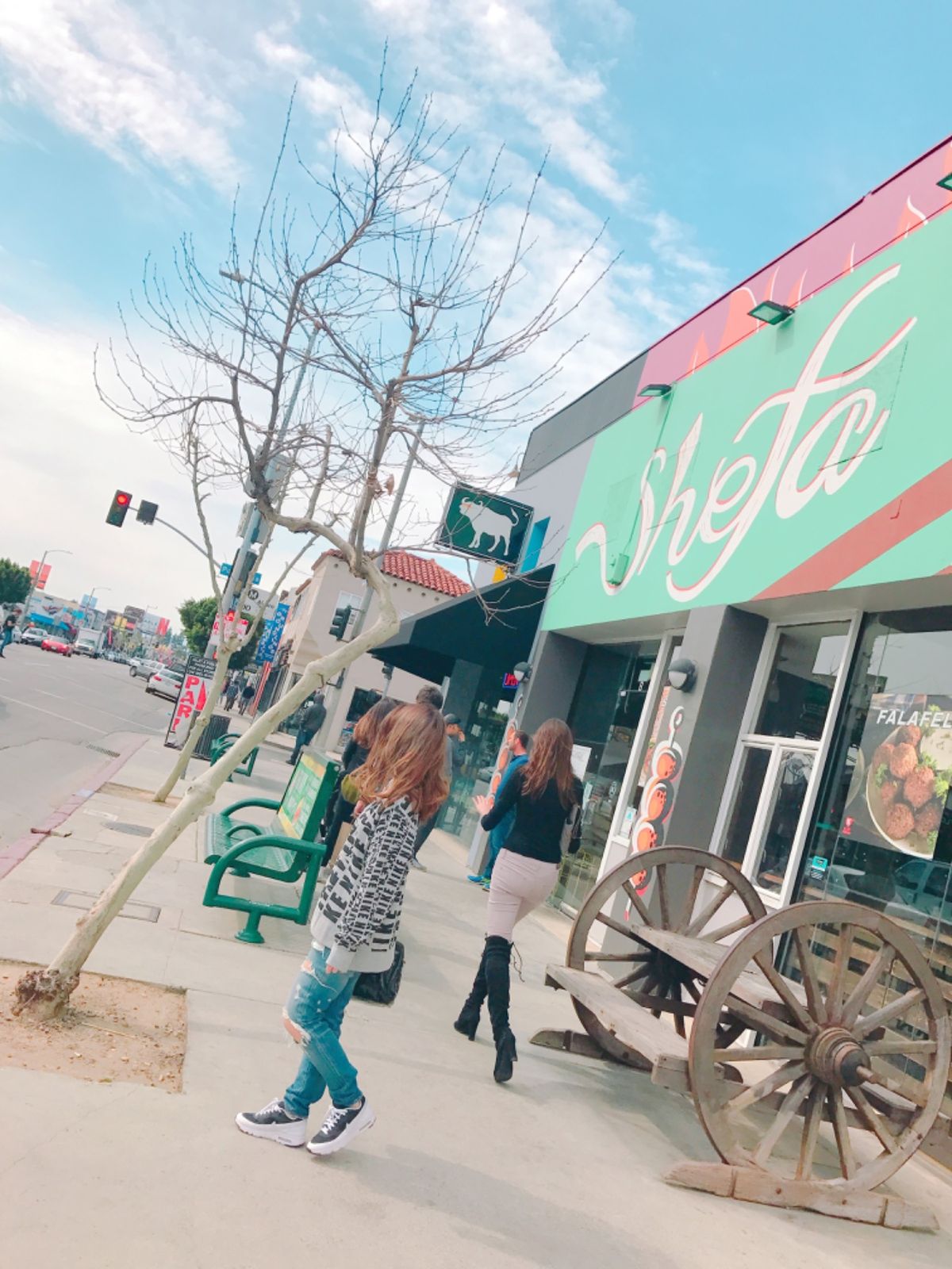 快晴と映える街並みに調子こかないという選択肢はない