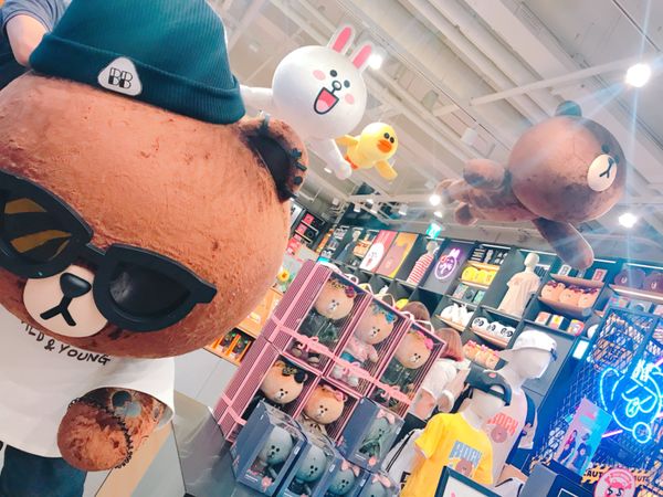 大韓民国 (韓国)・ソウル「〜ソウル〜明洞の客引きに逆ギレしがち🇰🇷」の写真：LINE FRIENDSが可愛すぎる
コ...