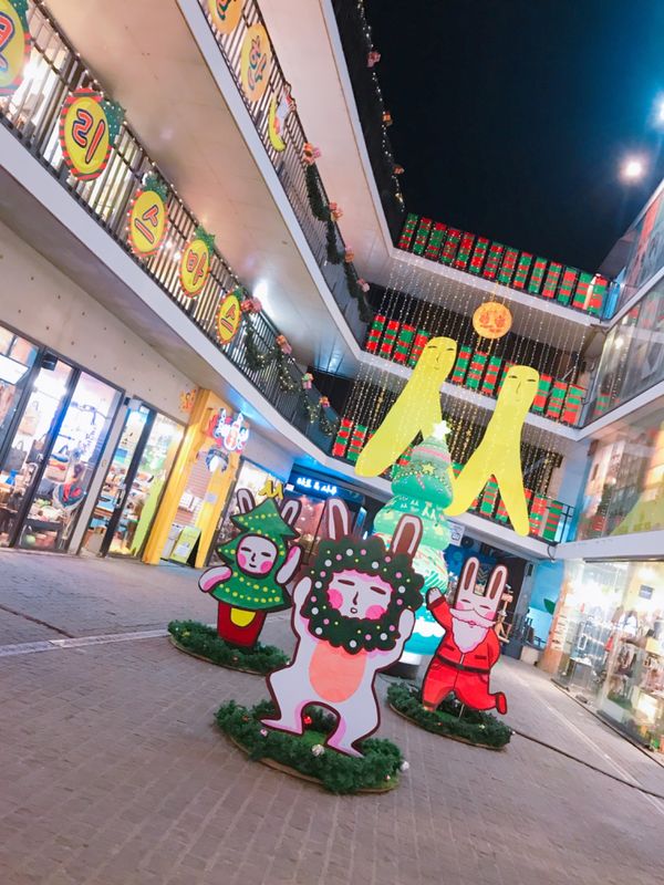 大韓民国 (韓国)・ソウル「〜ソウル〜東大門の店員レジの下で出前食べがち🇰🇷」の写真：仁寺洞の雰囲気よき
台湾同様訓読みしかで...