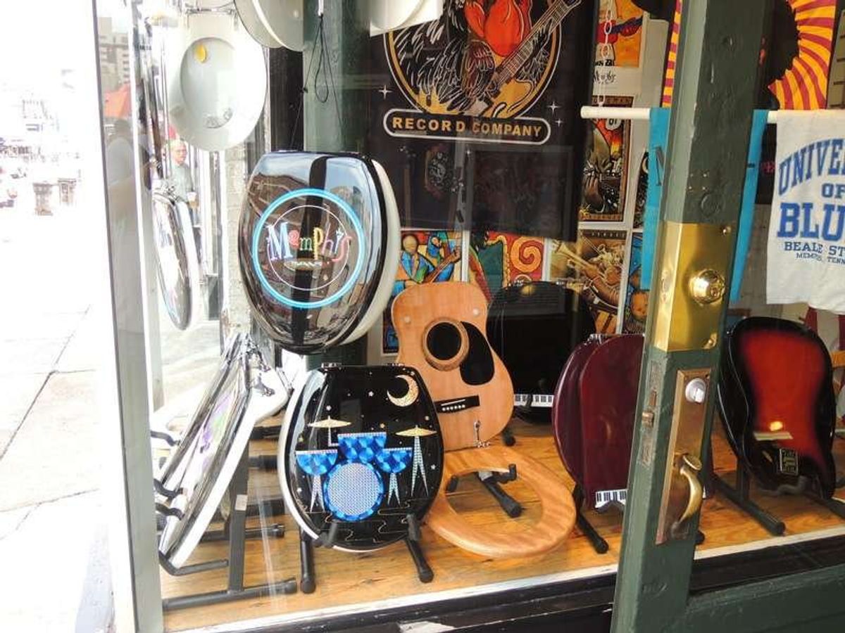 ビールストリート
昼間でも音楽が流れ続ける。
メンフィス