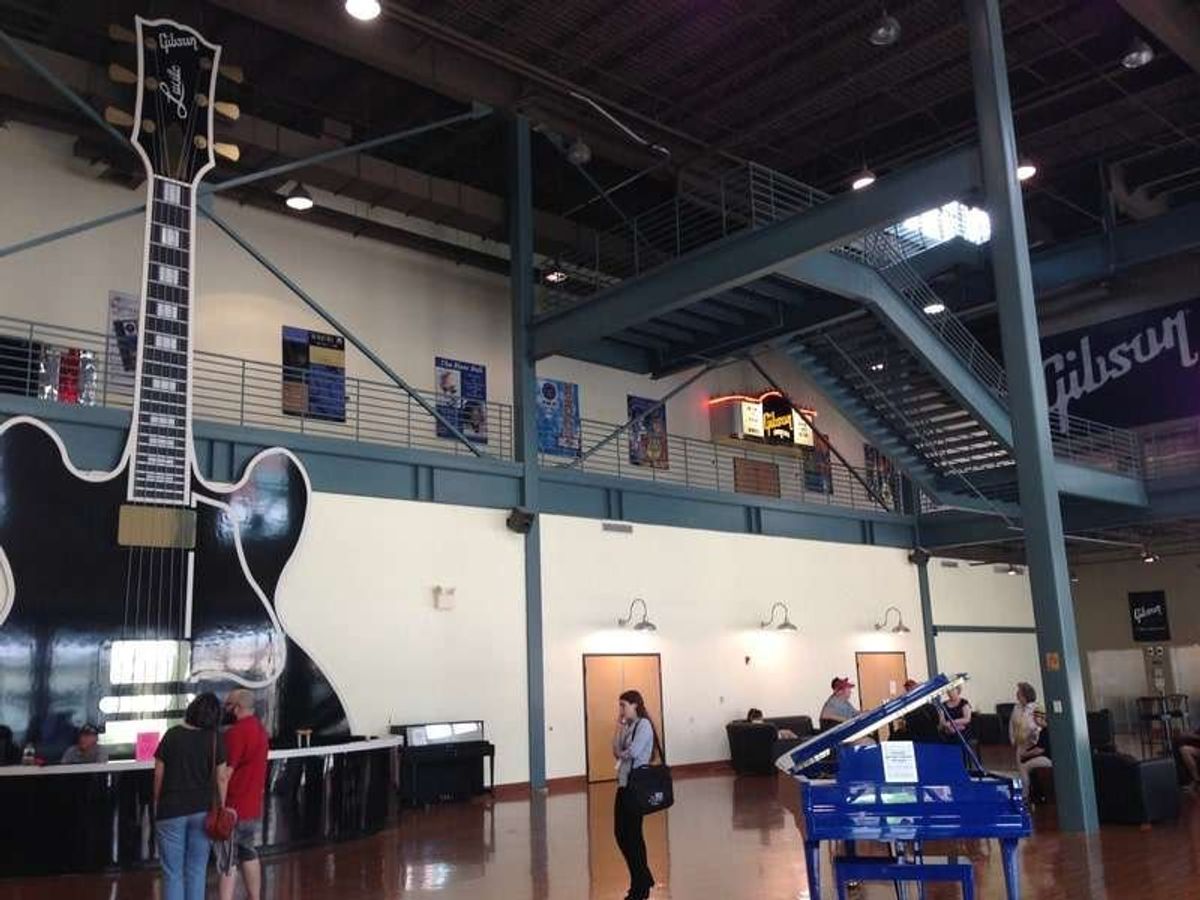 ギブソン・ギター工場

