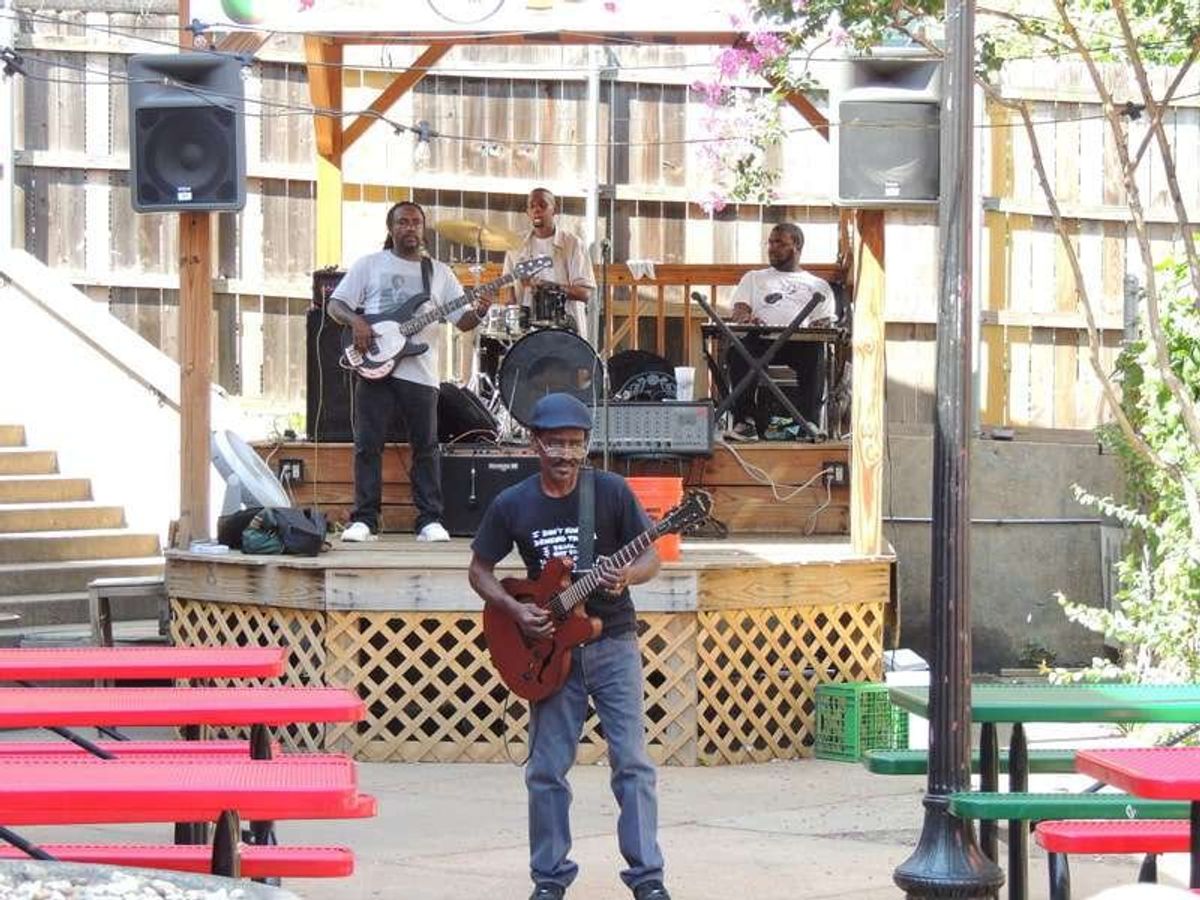 ただのオッサンのような風貌で、すごい演奏をする。
ハンチング帽率は大阪並み...