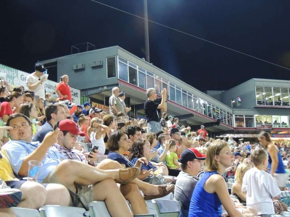 朝からメンフィスよりナッシュビルにバスで移動。
CouchSurfing ...