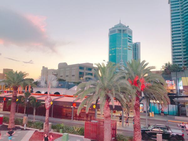 オーストラリア連邦・ゴールドコースト「〜ゴールドコースト〜泳げる海じゃないことに行った後に気付きがち🇦🇺」の写真:街がとにかくオシャレ
ここに住めるならそ...