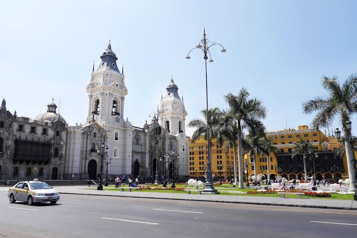 ペルーの首都、リマ。
灰色の街と言われるリマは、冬場はずっと低い雲が立ち込...