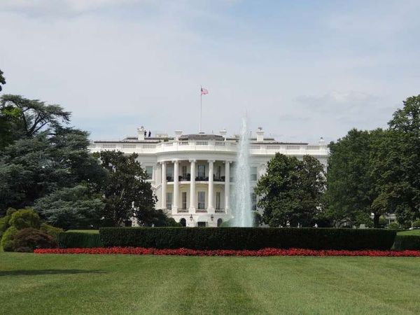 アメリカ(米国)・ワシントンD.C.「2014年 ワシントンD.C.と川を渡ってバージニア州」の写真：ホワイトハウス