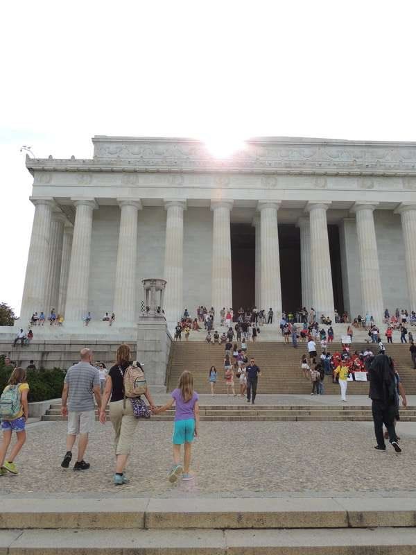 アメリカ(米国)・ワシントンD.C.「2014年 ワシントンD.C.と川を渡ってバージニア州」の写真：リンカーン記念館