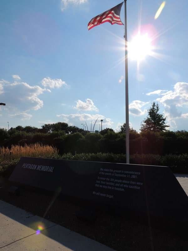 アメリカ(米国)・ワシントンD.C.「2014年 ワシントンD.C.と川を渡ってバージニア州」の写真：ペンタゴン9/11メモリアル