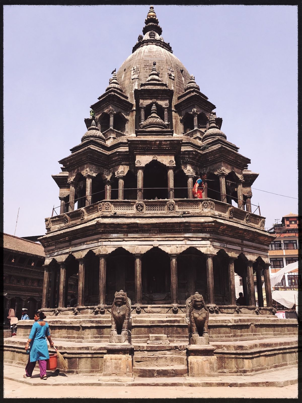 カトマンズ2日目は30分くらい歩いてパタンへ。