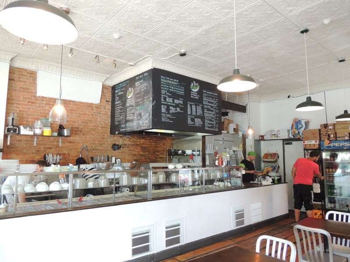 Couch Surfing のHost Bebeと朝食