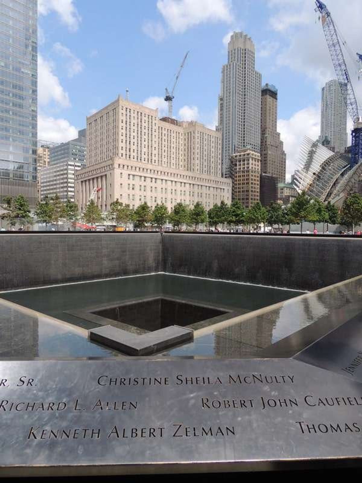 911メモリアル。
2001年9月11日、２機の旅客機が突っ込んだ（ことに...