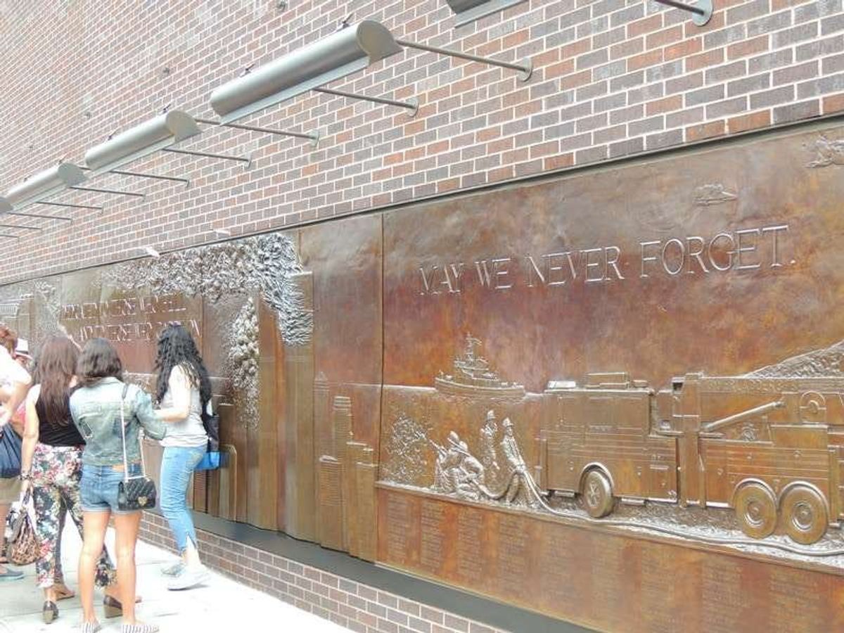 WTCからすぐの消防署。消防員300人以上が殉死した。