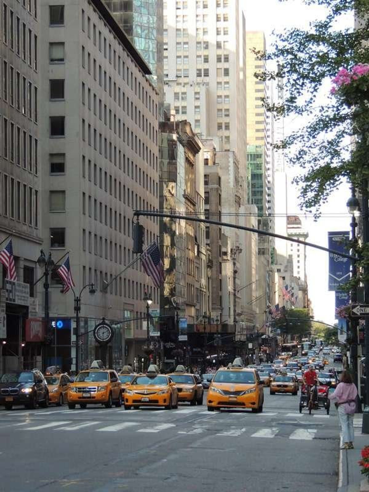 五番街へ行ったならば～♪
マリーの元へ行き～♪

どんな暮らし～♪