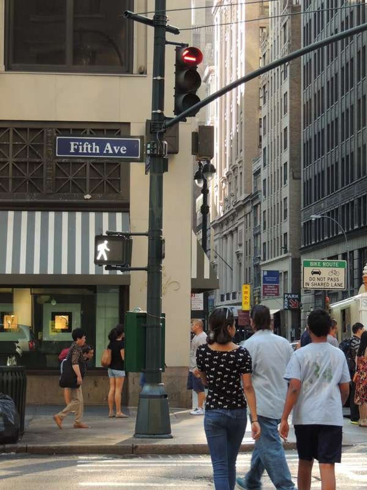 五番街へ行ったならば～♪
マリーの元へ行き～♪

どんな暮らし～♪